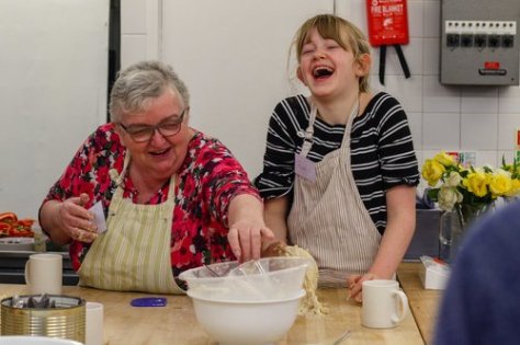 family+cooking+at+square+food