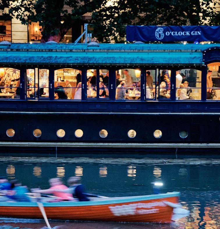 6 Oclock Gin at The Glassboat