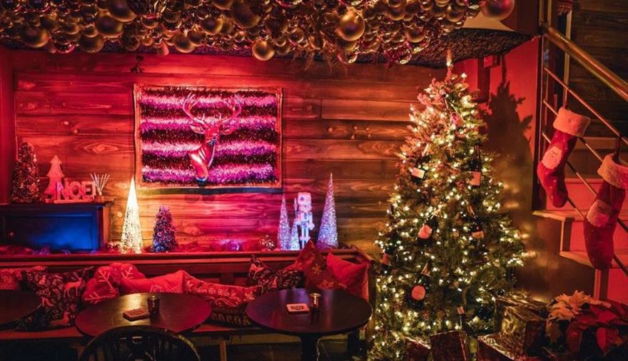 Piste ski bar in Bristol