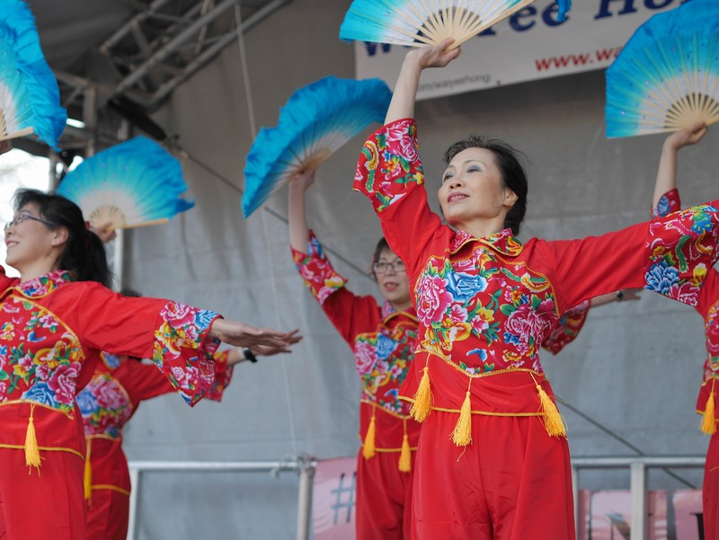 Chinese fan dancers