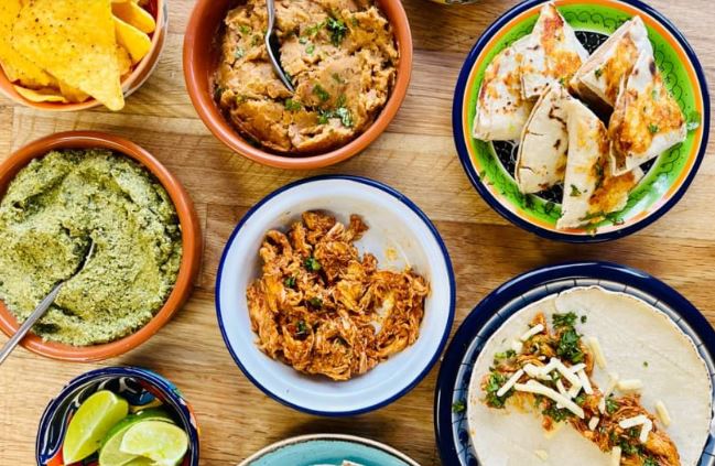 Mexican street food dishes